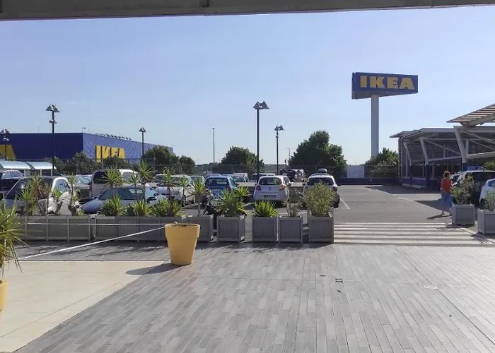 1 Metro A Free Parking